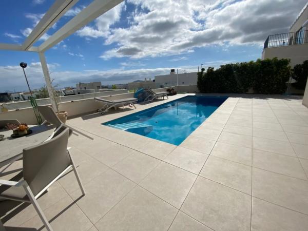 Casa independiente en calle Roterdam