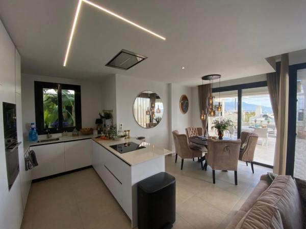 Casa independiente en calle Roterdam