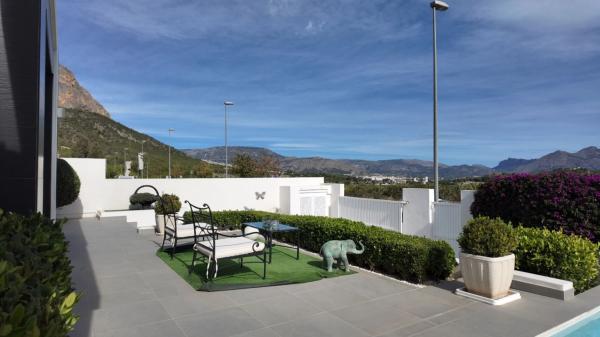 Casa independiente en calle Roma