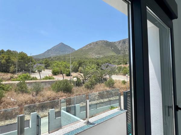 Chalet adosado en calle Napoles, 4