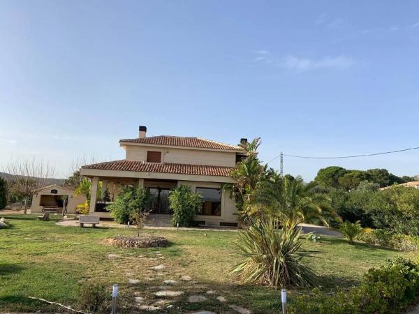 Casa independiente en calle La Mola