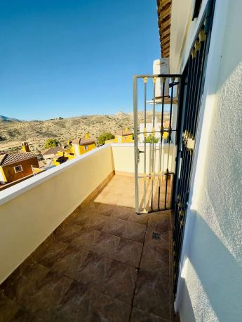 Chalet adosado en calle Cefeo, 1