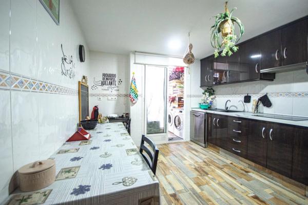 Piso en avenida las Agualejas, 106