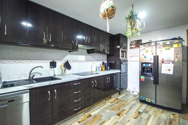 Piso en avenida las Agualejas, 106