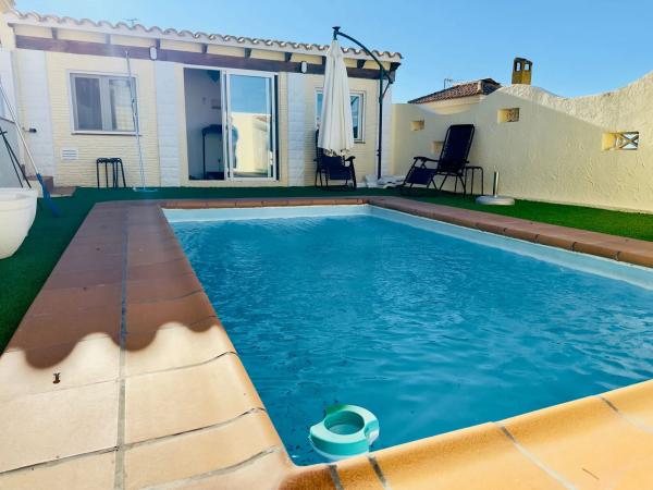 Chalet adosado en calle Cefeo, 1