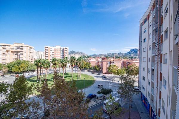 Piso en avenida las Agualejas, 106