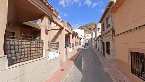 Casa independiente en calle Benjamin Palencia