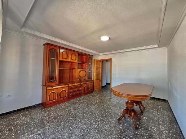 Piso en avenida de la Constitución s/n