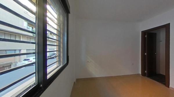 Piso en calle Eugenio Montes