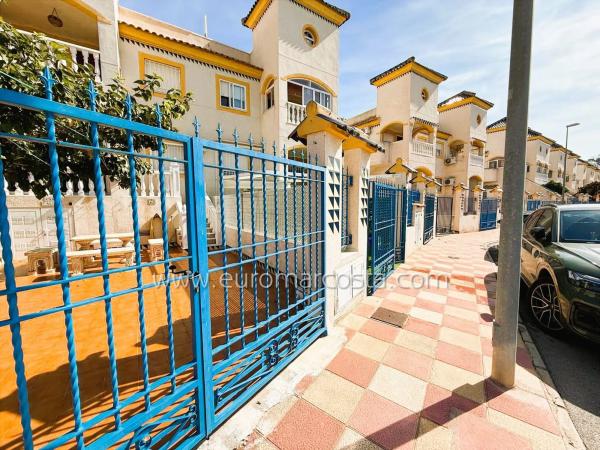 Chalet adosado en calle Galcerá de Rosanes