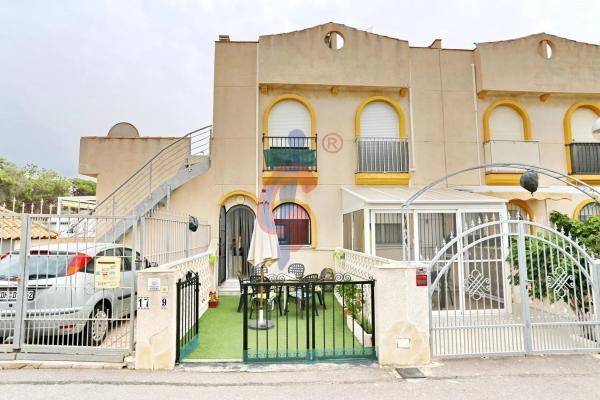 Chalet adosado en calle el Sorell, 20