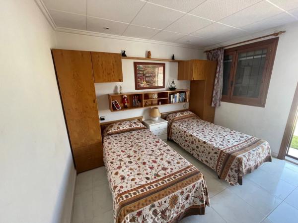 Chalet adosado en Charmigt radhus med veranda och takterrass s/n