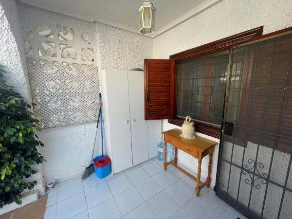 Chalet adosado en Charmigt radhus med veranda och takterrass s/n