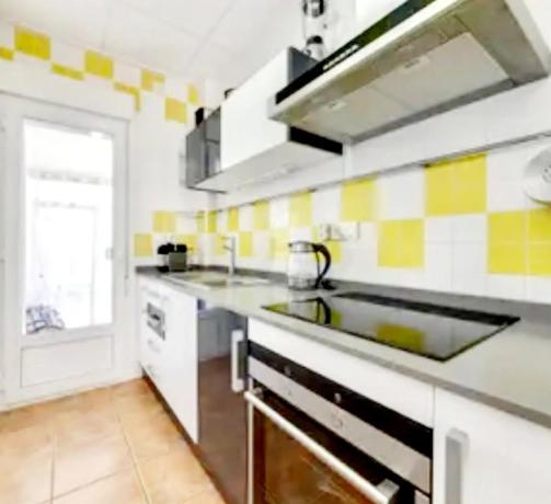 Chalet adosado en calle de austria