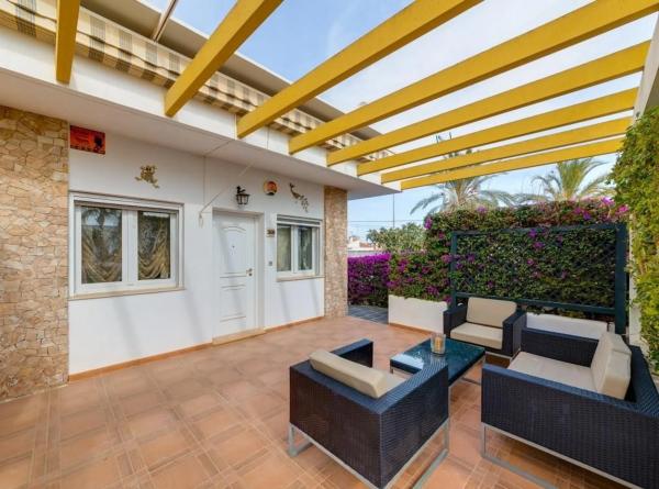 Chalet adosado en avenida de Suecia, 66