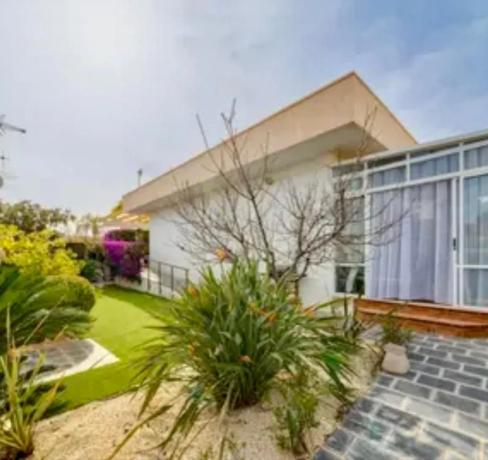 Chalet adosado en calle de austria