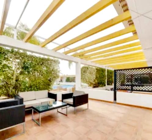 Chalet adosado en calle de austria