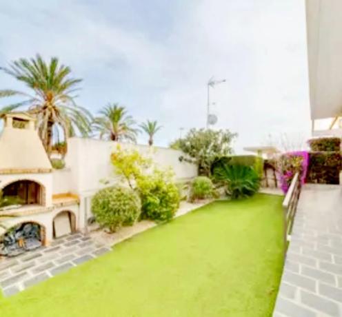 Chalet adosado en calle de austria