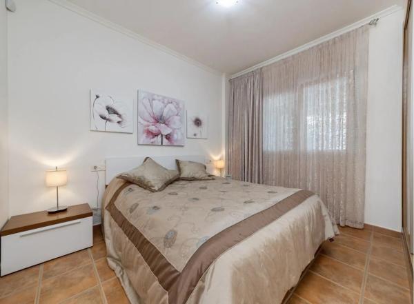 Chalet adosado en avenida de Suecia, 66