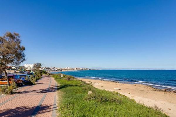 Chalet en avenida Notario Juan José Martinez Román