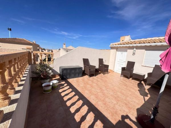 Chalet pareado en avenida Alonso de Quijano, 11 H11