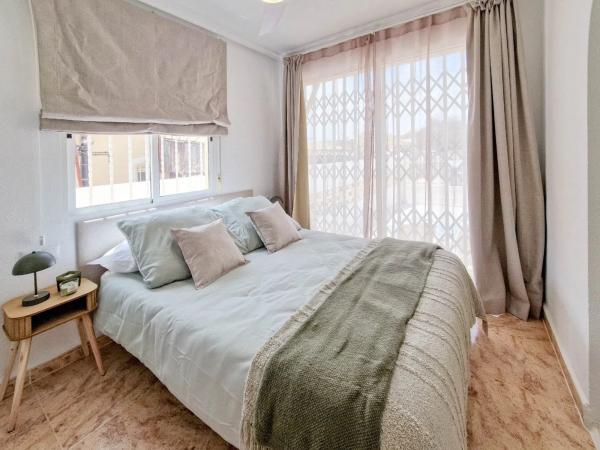 Chalet adosado en calle Manuel Espinosa Maciá