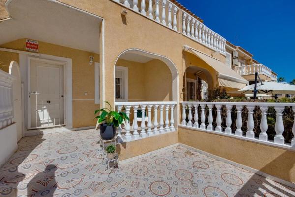 Chalet pareado en CL Madamme Curie