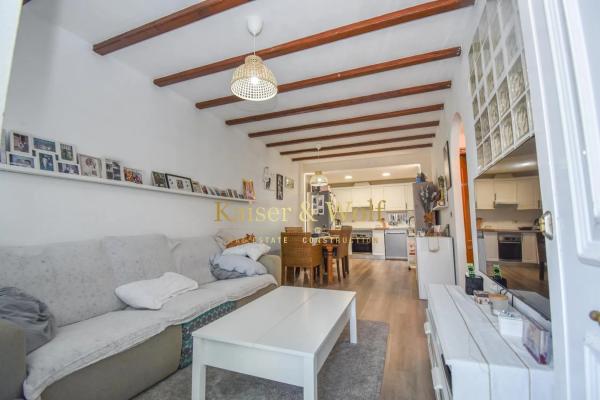 Casa independiente en avenida del Carabasí