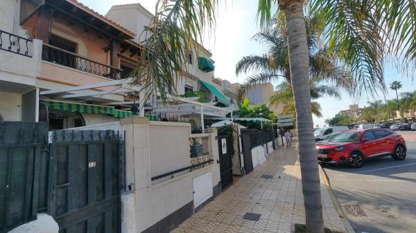 Chalet adosado en Av Valencia