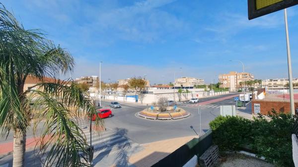 Chalet adosado en Av Valencia