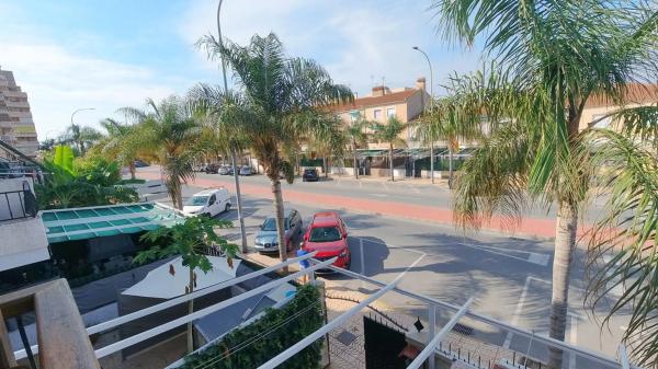 Chalet adosado en Av Valencia