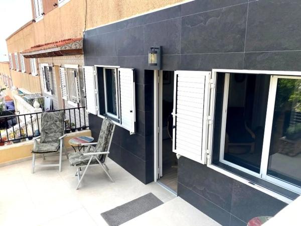 Chalet adosado en calle Venecia