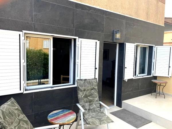 Chalet adosado en calle Venecia