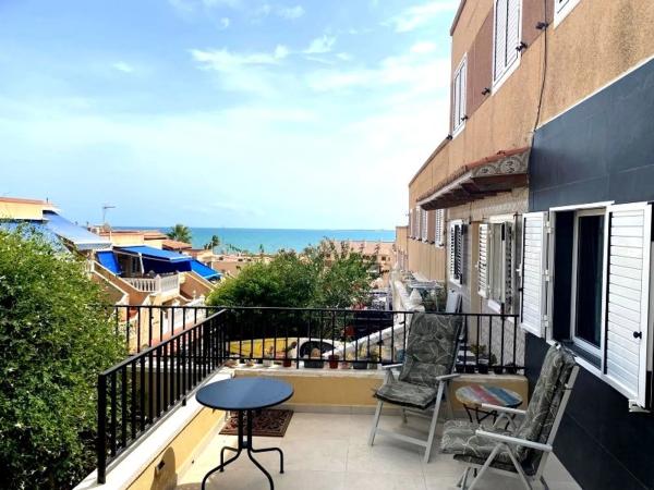 Chalet adosado en calle Venecia