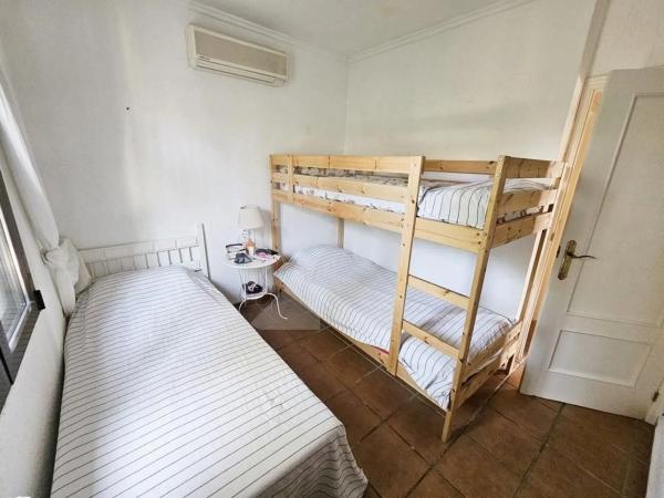 Casa independiente en calle Òliba