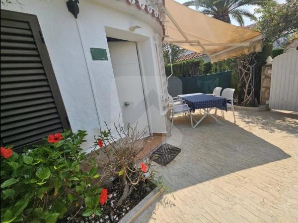 Casa independiente en calle Òliba