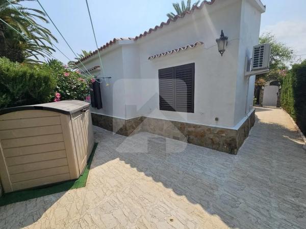 Casa independiente en calle Òliba