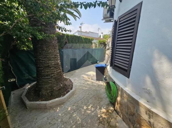 Casa independiente en calle Òliba