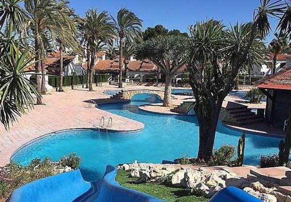 Casa independiente en calle Òliba