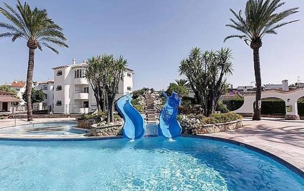 Casa independiente en calle Òliba