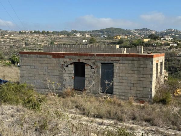 Finca rústica en camino de la Sisca