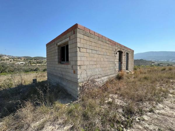 Finca rústica en camino de la Sisca