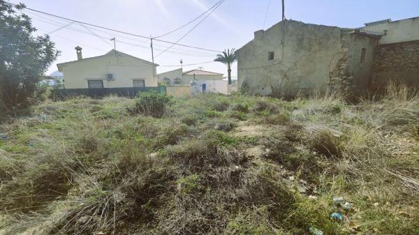 Chalet pareado en calle Navarro Ramón