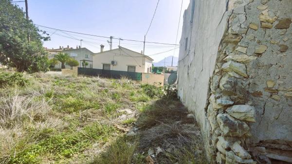 Chalet pareado en calle Navarro Ramón