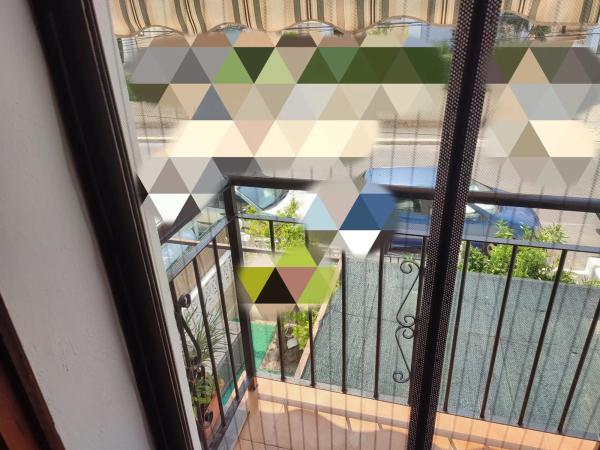 Chalet adosado en CL Aigues