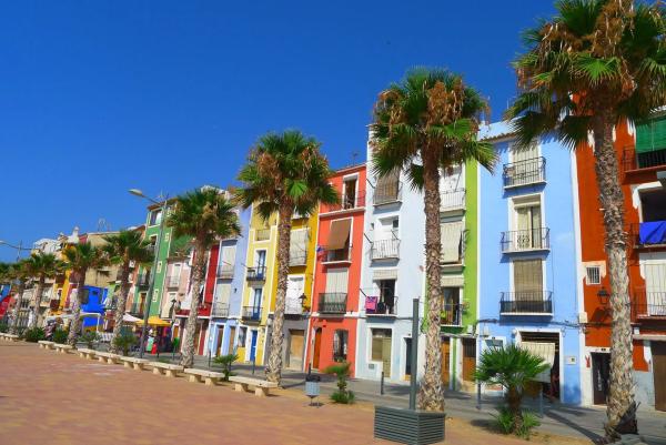 Chalet adosado en CL Aigues