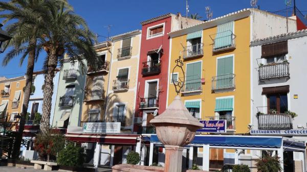 Chalet adosado en CL Aigues