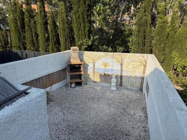 Chalet adosado en CL Paz La