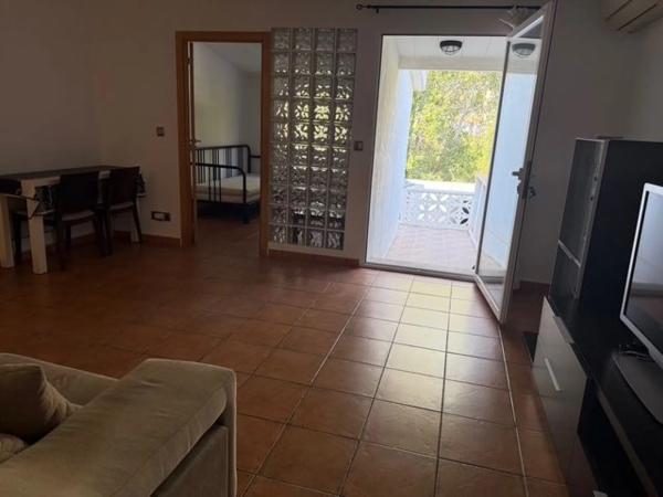 Chalet adosado en CL Paz La