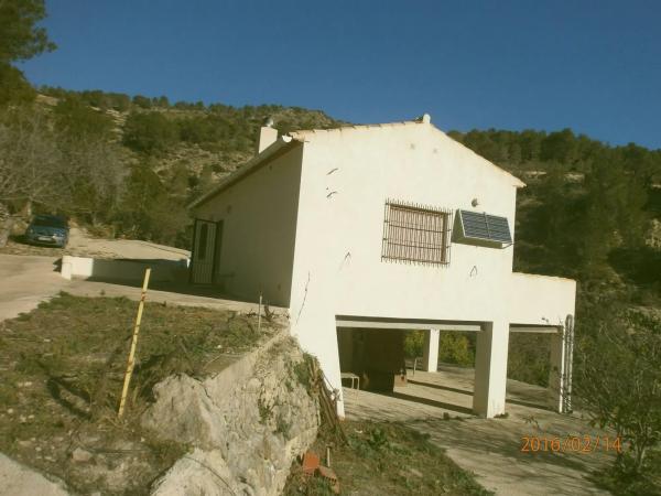 Finca rústica en partida alt de charquer s/n